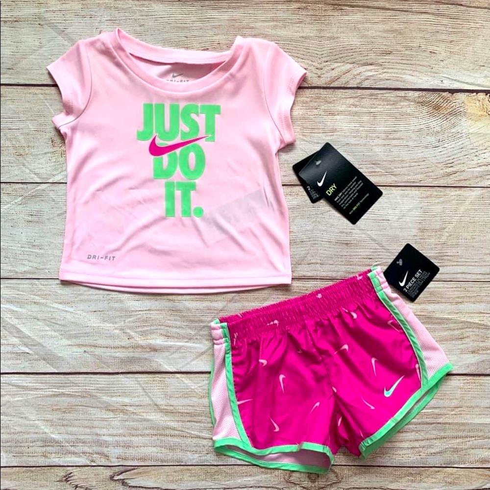 Nike Dri-Fit 2-piece set - NEW